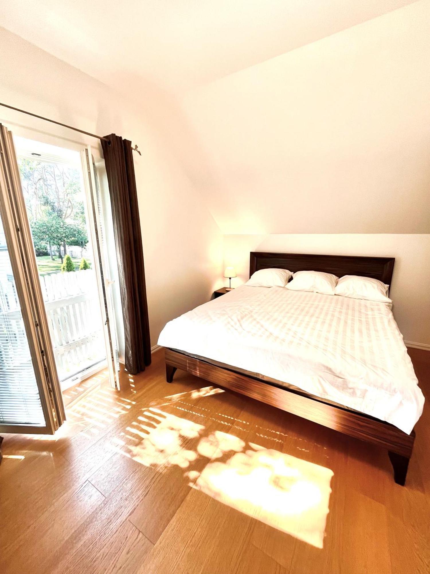 White House Apartment *